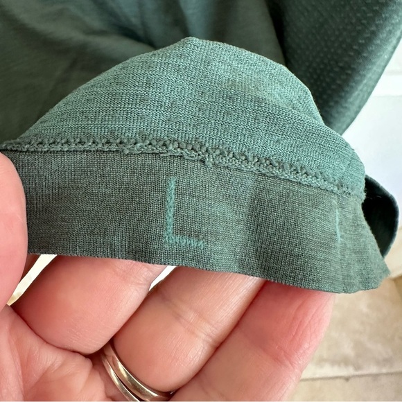 Lululemon Peloton Men’s Large Green Short Sleeve Workout Top Swiftly Tech Active - Picture 5 of 5